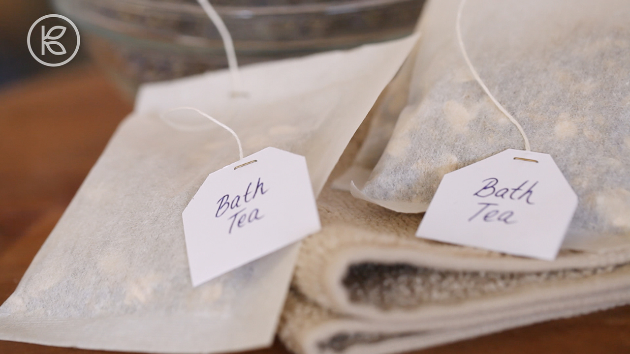 Imagine soaking in a giant cup of relaxing herbal tea! Debbie Chialtas of Soapylove.com combines lovely ingredients like chamomile and lavender in her bath tea recipe. Easy to assemble and packaged like giant tea bags, they make a wonderful presentation a